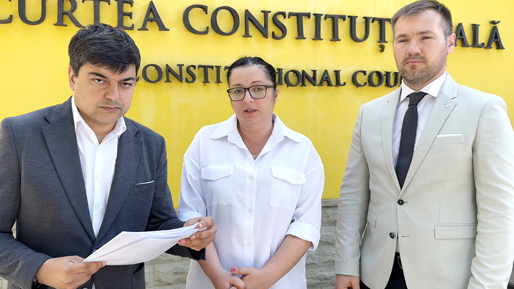 ionCeban_curtea
